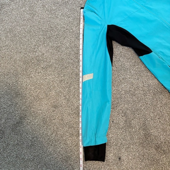 Running Room Jacket - Size Small - Picture 12 of 14